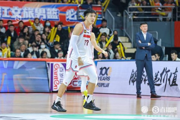 龙坤投资 CBA自由球员名单更新：黄荣奇在列 为完全自由球员